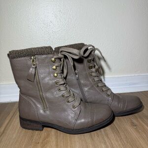 Limelight Taupe Women's Combat Lace-Up Boots Size 8